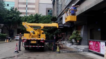 廣州高空作業(yè)車、吊籃車與升降平臺租賃服務(wù)詳解